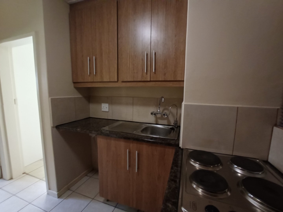 2 Bedroom Property for Sale in Kannoniers Park North West